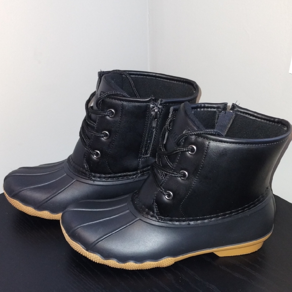 Khombu Black and Tan Kids Rain Boots